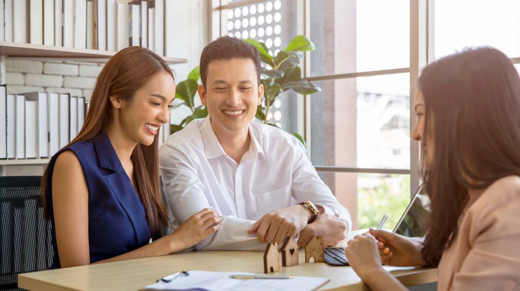 Paths of Becoming a Real Estate Agent in Ontario
