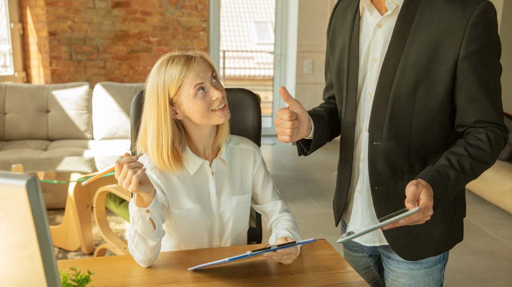 wants to become a real estate agent in Ontario Canada